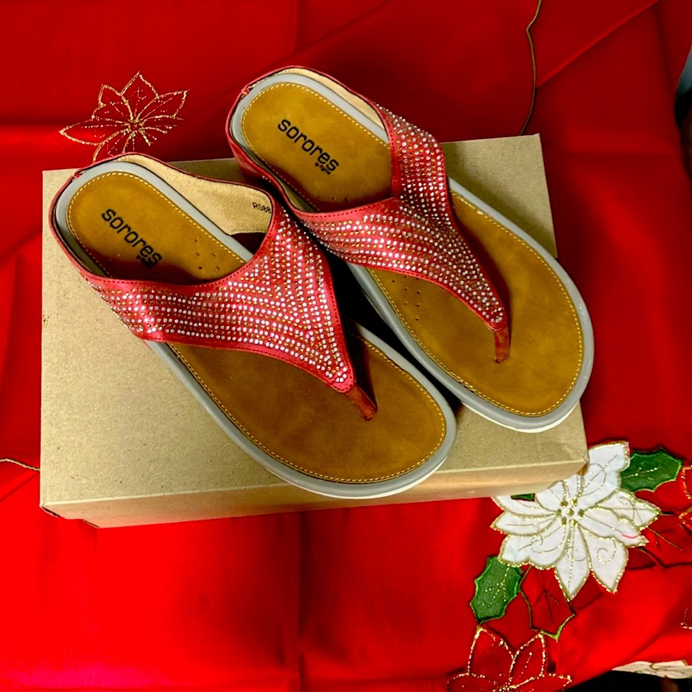 Brand new women sandals, extremely comfortable for daily use on long walks.